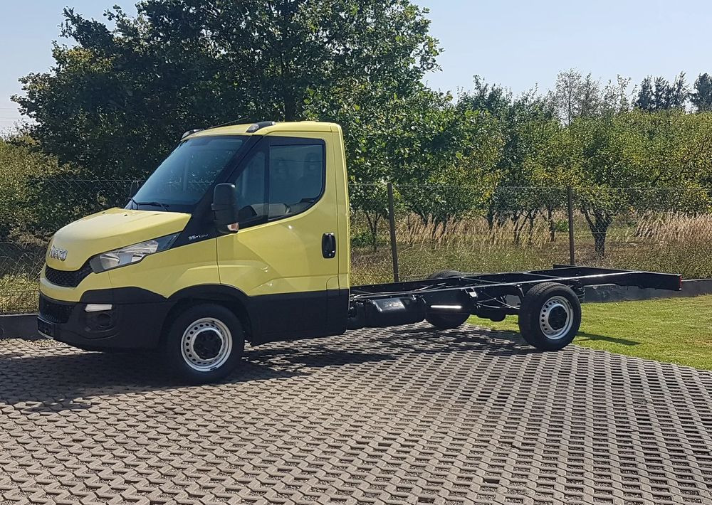 Iveco Daily PODWOZIE RAMA DO ZABUDOWY WIDELEC KLIMA 35S13 DMC 3500 KG KRAJOWY - Φορτηγό σασί: φωτογραφία 2 Iveco Daily PODWOZIE RAMA DO ZABUDOWY WIDELEC KLIMA 35S13 DMC 3500 KG KRAJOWY - Φορτηγό σασί: φωτογραφία 2