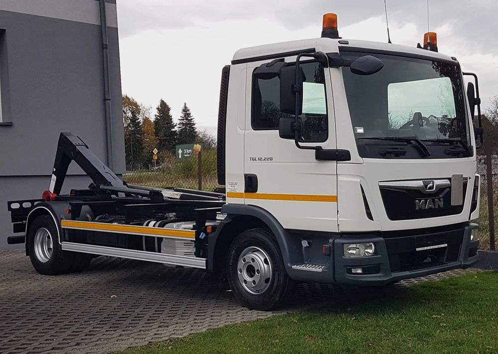 MAN TGL 12.220 HAKOWIEC 4x2 KLIMA HAKOWIEC DO KONTENERÓW - Φορτηγό φόρτωσης γάντζου: φωτογραφία 5 MAN TGL 12.220 HAKOWIEC 4x2 KLIMA HAKOWIEC DO KONTENERÓW - Φορτηγό φόρτωσης γάντζου: φωτογραφία 5