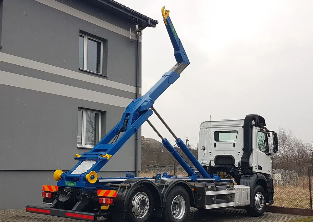 Mercedes-Benz ANTOS ACTROS HAKOWIEC 3 OSIE 6x2 KLIMA HAKOWIEC DO KONTENERÓW - Φορτηγό φόρτωσης γάντζου: φωτογραφία 4 Mercedes-Benz ANTOS ACTROS HAKOWIEC 3 OSIE 6x2 KLIMA HAKOWIEC DO KONTENERÓW - Φορτηγό φόρτωσης γάντζου: φωτογραφία 4