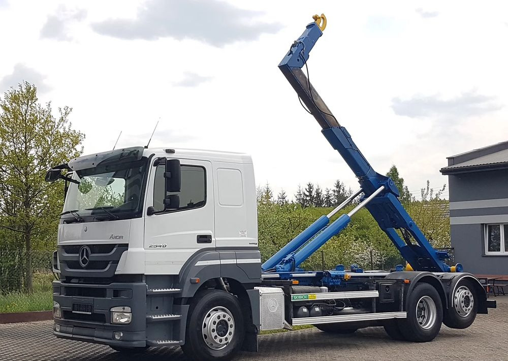 Mercedes-Benz AXOR ACTROS 2540 HAKOWIEC 3 OSIE - Φορτηγό φόρτωσης γάντζου: φωτογραφία 2 Mercedes-Benz AXOR ACTROS 2540 HAKOWIEC 3 OSIE - Φορτηγό φόρτωσης γάντζου: φωτογραφία 2