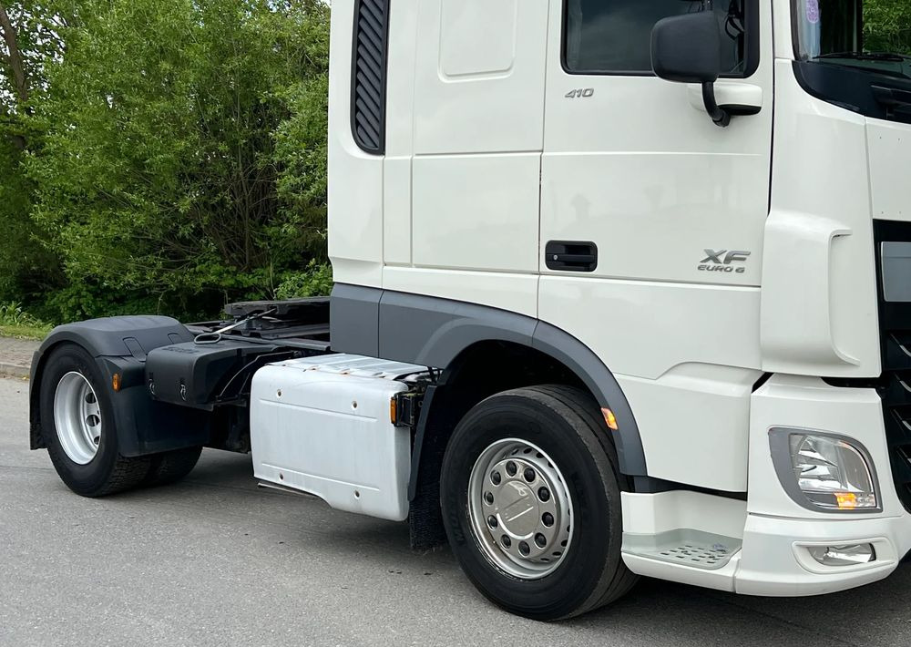 DAF * DAF XF 106 * SPROWADZONY * SUPER STAN CIĄGNIK SIODŁOWY Euro 6 - Τράκτορας: φωτογραφία 4 DAF * DAF XF 106 * SPROWADZONY * SUPER STAN CIĄGNIK SIODŁOWY Euro 6 - Τράκτορας: φωτογραφία 4