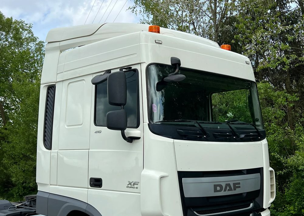 DAF * DAF XF 106 * SPROWADZONY * SUPER STAN CIĄGNIK SIODŁOWY Euro 6 - Τράκτορας: φωτογραφία 3 DAF * DAF XF 106 * SPROWADZONY * SUPER STAN CIĄGNIK SIODŁOWY Euro 6 - Τράκτορας: φωτογραφία 3