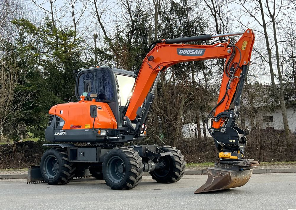Doosan DOOSAN DX57W *ROTOTILT* 2200 Motogodzin * Jak Nowa * Sprowadzona * Stan Perfekcyjny - Τροχοφόρος εκσκαφέας: φωτογραφία 2 Doosan DOOSAN DX57W *ROTOTILT* 2200 Motogodzin * Jak Nowa * Sprowadzona * Stan Perfekcyjny - Τροχοφόρος εκσκαφέας: φωτογραφία 2