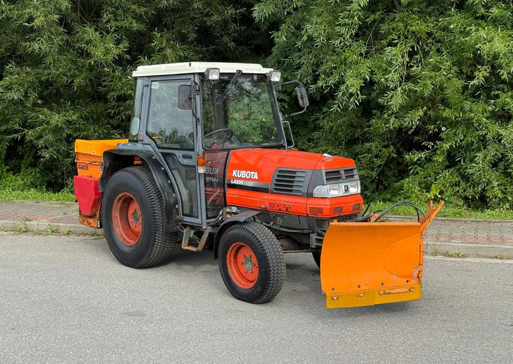 Kubota * Traktor KUBOTA L4200 * 4x4 * Pług Piaskarka * Wałek Przód Tył * Sprowadzony* Zimowe Utrzymanie - Τρακτέρ: φωτογραφία 2 Kubota * Traktor KUBOTA L4200 * 4x4 * Pług Piaskarka * Wałek Przód Tył * Sprowadzony* Zimowe Utrzymanie - Τρακτέρ: φωτογραφία 2