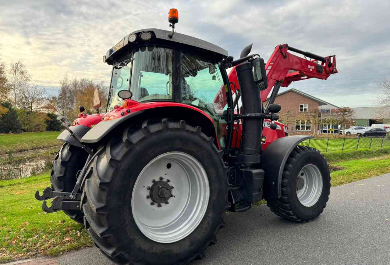 Massey Ferguson 7715S Dyna-6 Efficient Tractoren - Τρακτέρ: φωτογραφία 3 Massey Ferguson 7715S Dyna-6 Efficient Tractoren - Τρακτέρ: φωτογραφία 3