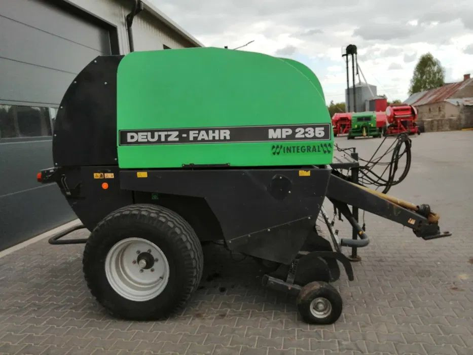 Deutz fahr MP235 - Χορτοδετική μηχανή στρόγγυλης μπάλας: φωτογραφία 2 Deutz fahr MP235 - Χορτοδετική μηχανή στρόγγυλης μπάλας: φωτογραφία 2