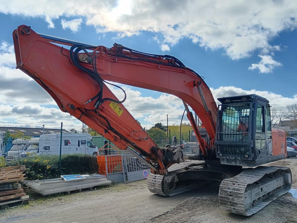 Hitachi ZX210LC-3 - Ερπυστριοφόρος εκσκαφέας: φωτογραφία 1 Hitachi ZX210LC-3 - Ερπυστριοφόρος εκσκαφέας: φωτογραφία 1