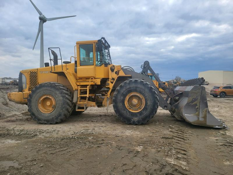 Volvo L 220 E - Ελαστιχοφόρος φορτωτής: φωτογραφία 1 Volvo L 220 E - Ελαστιχοφόρος φορτωτής: φωτογραφία 1