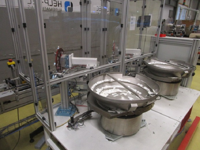 DECKEL ETIKETTIER ANLAGE SCHLEUTER GU 2 DO MIT 2xLÖFFELEINLEGESTATIONEN - Μηχανή συσκευασίας: φωτογραφία 2 DECKEL ETIKETTIER ANLAGE SCHLEUTER GU 2 DO MIT 2xLÖFFELEINLEGESTATIONEN - Μηχανή συσκευασίας: φωτογραφία 2