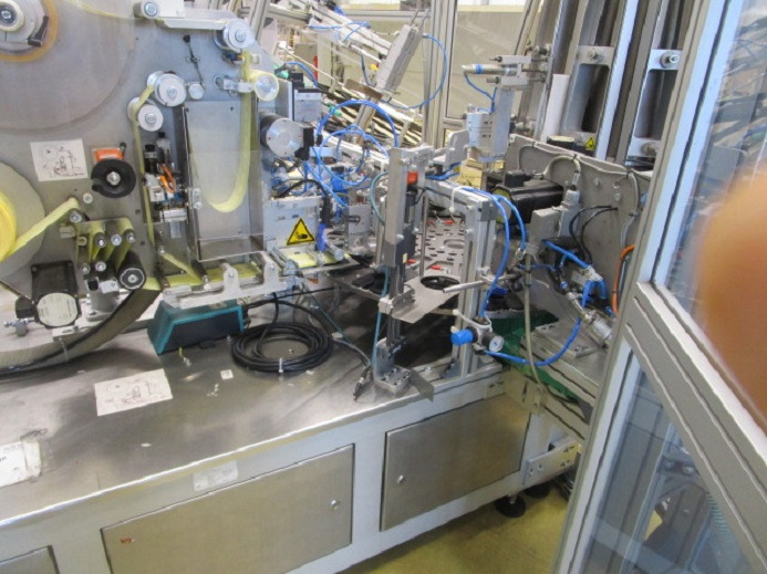 DECKEL ETIKETTIER ANLAGE SCHLEUTER GU 2 DU (RUNDLÄUFER) MIT LÖFFELEINLEGESTATION RNA SRC-N-630-1R - Μηχανή συσκευασίας: φωτογραφία 4 DECKEL ETIKETTIER ANLAGE SCHLEUTER GU 2 DU (RUNDLÄUFER) MIT LÖFFELEINLEGESTATION RNA SRC-N-630-1R - Μηχανή συσκευασίας: φωτογραφία 4