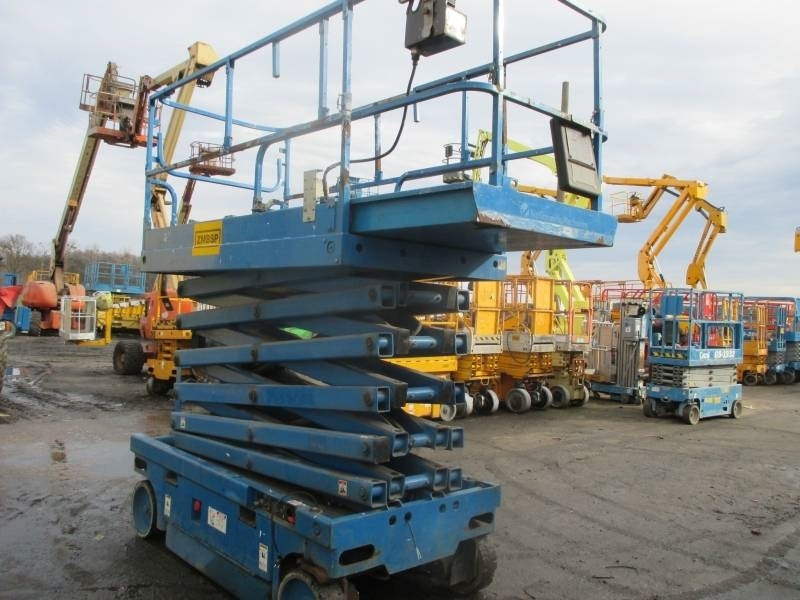 Haulotte Compact 14 - Ψαλιδωτό ανυψωτικό: φωτογραφία 4 Haulotte Compact 14 - Ψαλιδωτό ανυψωτικό: φωτογραφία 4