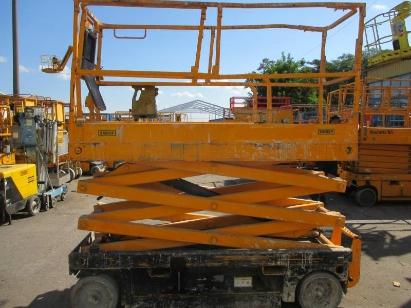 Haulotte Compact 8 - Ψαλιδωτό ανυψωτικό: φωτογραφία 5 Haulotte Compact 8 - Ψαλιδωτό ανυψωτικό: φωτογραφία 5