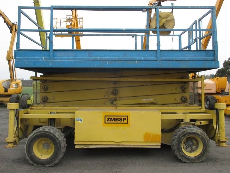 Holland Lift B 165 DL 24 - Ψαλιδωτό ανυψωτικό: φωτογραφία 2 Holland Lift B 165 DL 24 - Ψαλιδωτό ανυψωτικό: φωτογραφία 2