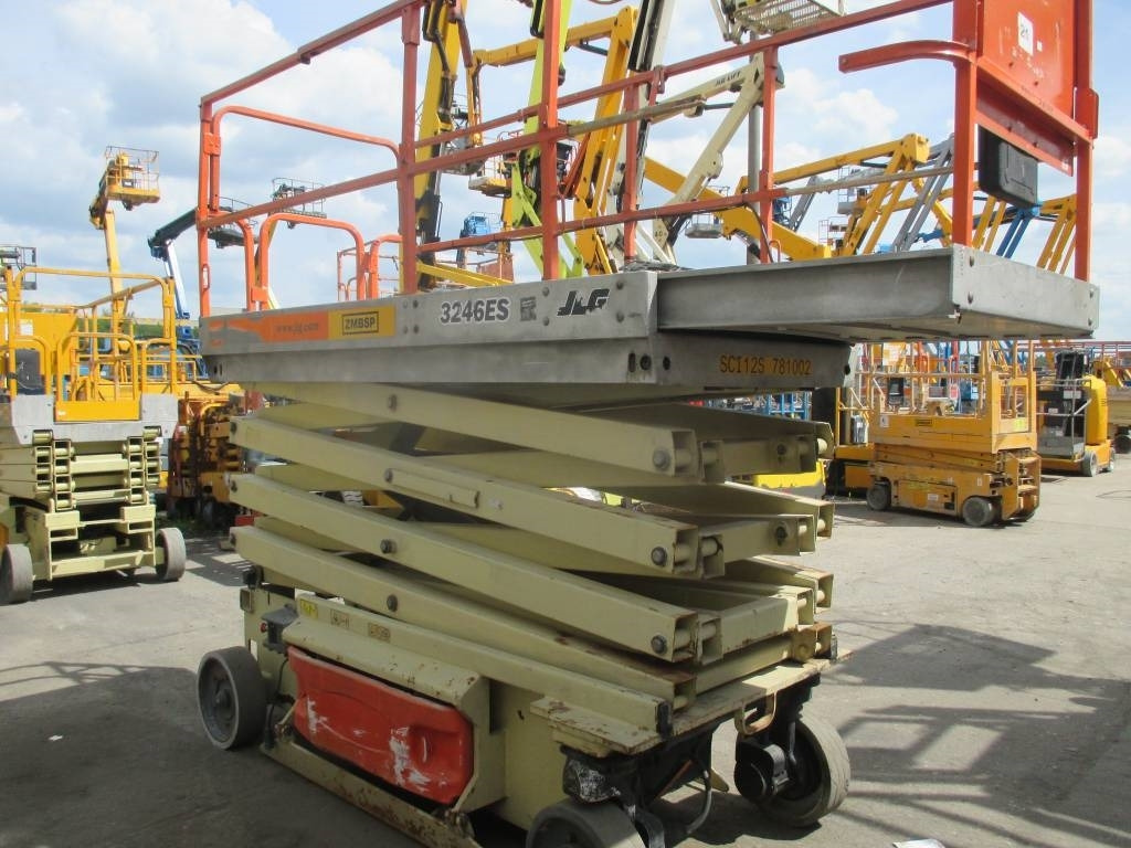JLG 3246 ES - Ψαλιδωτό ανυψωτικό: φωτογραφία 4 JLG 3246 ES - Ψαλιδωτό ανυψωτικό: φωτογραφία 4