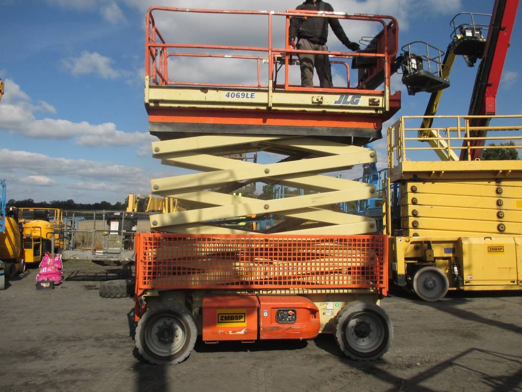 JLG 4069 LE - Ψαλιδωτό ανυψωτικό: φωτογραφία 1 JLG 4069 LE - Ψαλιδωτό ανυψωτικό: φωτογραφία 1