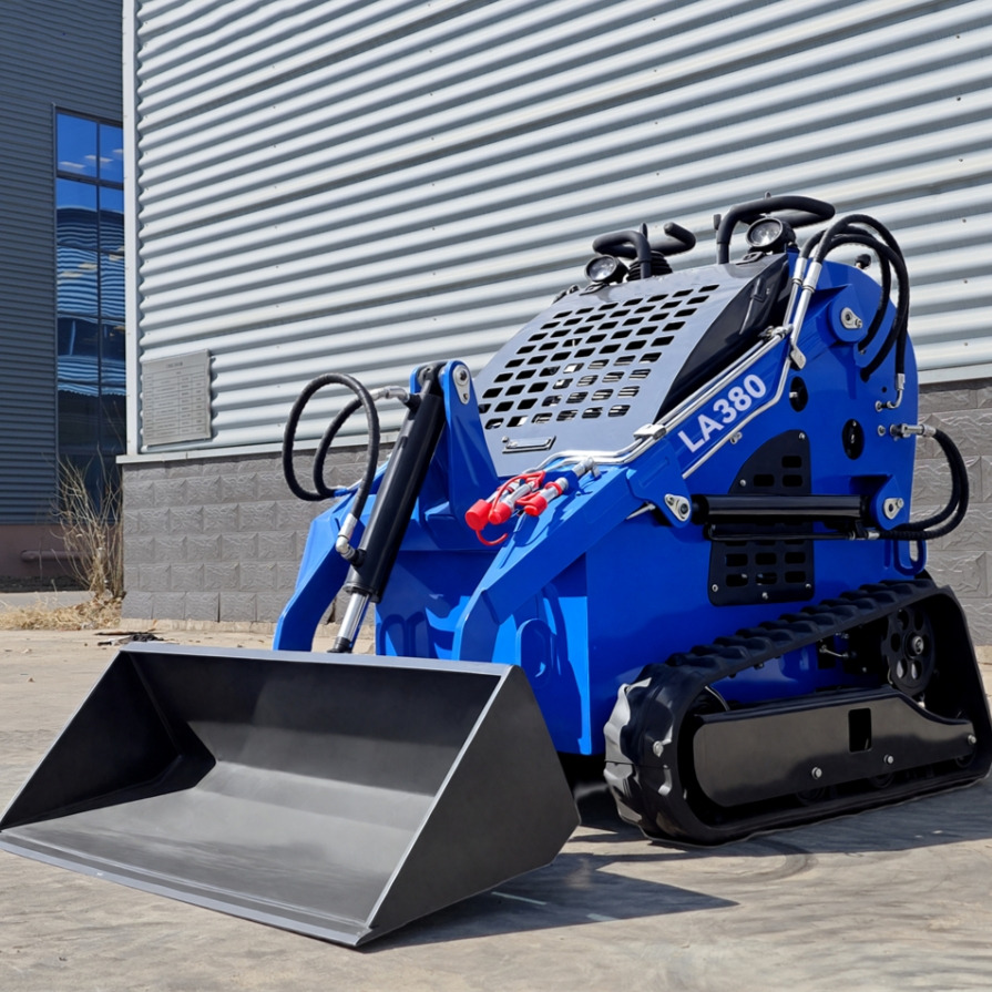 LEZUM LA380 Mini Skid Steer Loader Compact Track Diesel Cheap Mini Skid Steer Loader For Sale With Mini Skid Steer Attachments 4 In 1 Bucket - Φορτωτής πλάγιας ολίσθησης: φωτογραφία 1 LEZUM LA380 Mini Skid Steer Loader Compact Track Diesel Cheap Mini Skid Steer Loader For Sale With Mini Skid Steer Attachments 4 In 1 Bucket - Φορτωτής πλάγιας ολίσθησης: φωτογραφία 1