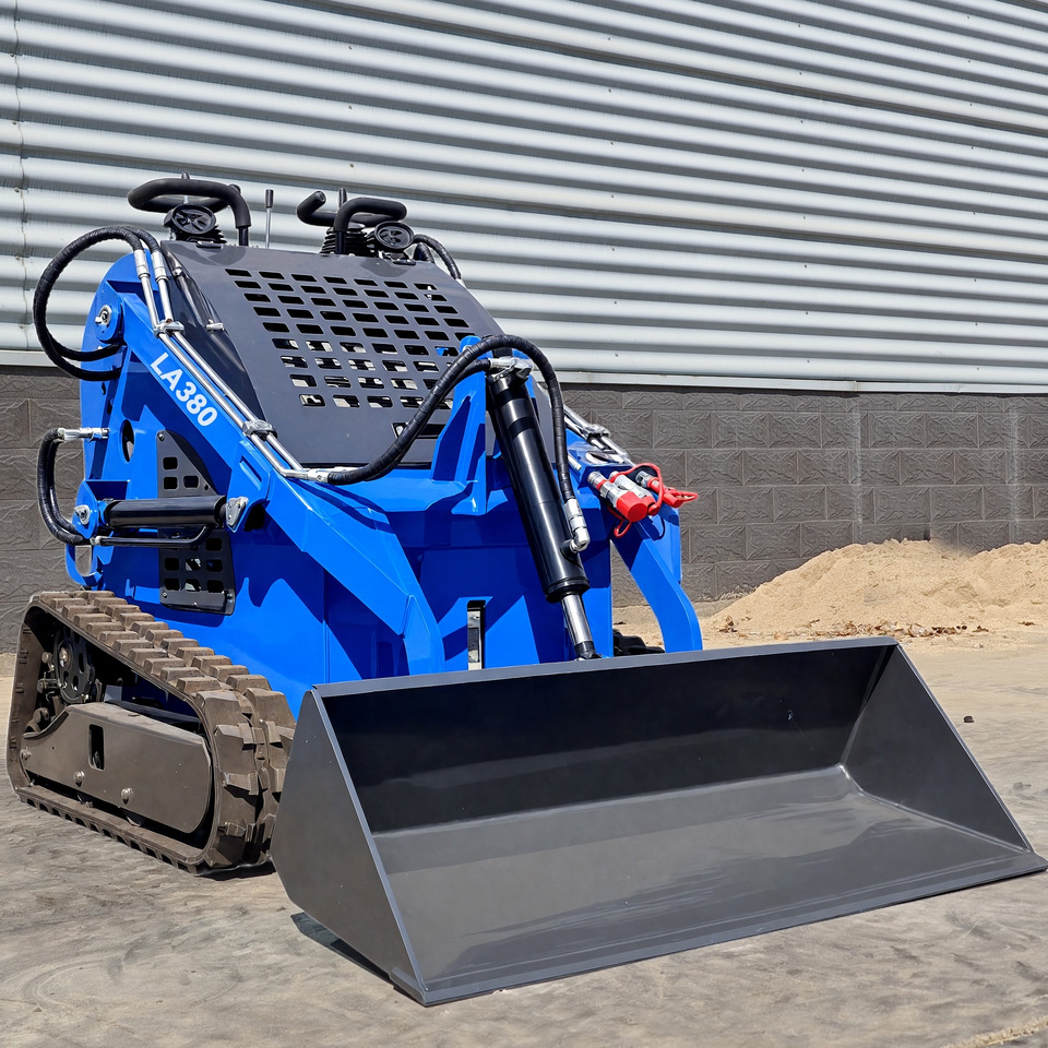 LEZUM LA380 Mini Skid Steer Loader Compact Track Diesel Cheap Mini Skid Steer Loader For Sale With Mini Skid Steer Attachments 4 In 1 Bucket - Φορτωτής πλάγιας ολίσθησης: φωτογραφία 3 LEZUM LA380 Mini Skid Steer Loader Compact Track Diesel Cheap Mini Skid Steer Loader For Sale With Mini Skid Steer Attachments 4 In 1 Bucket - Φορτωτής πλάγιας ολίσθησης: φωτογραφία 3