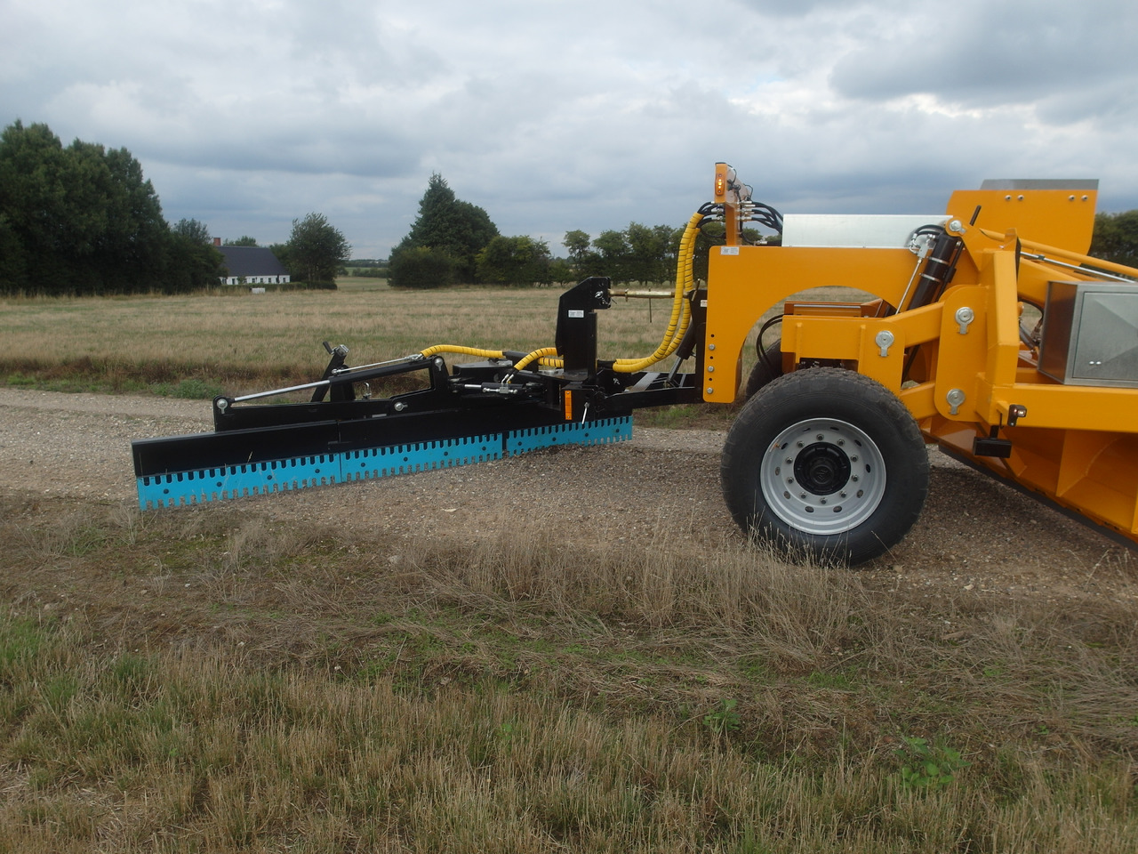 GST 2550 Gravel road tractor Grader - Γκρέιντερ: φωτογραφία 4 GST 2550 Gravel road tractor Grader - Γκρέιντερ: φωτογραφία 4