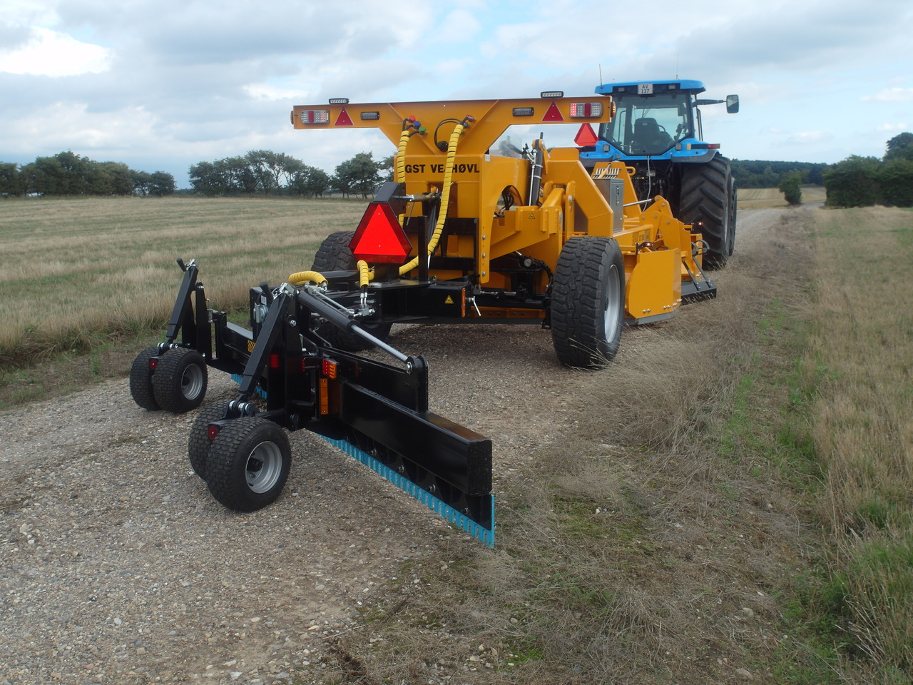 GST 2550 Gravel road tractor Grader - Γκρέιντερ: φωτογραφία 3 GST 2550 Gravel road tractor Grader - Γκρέιντερ: φωτογραφία 3