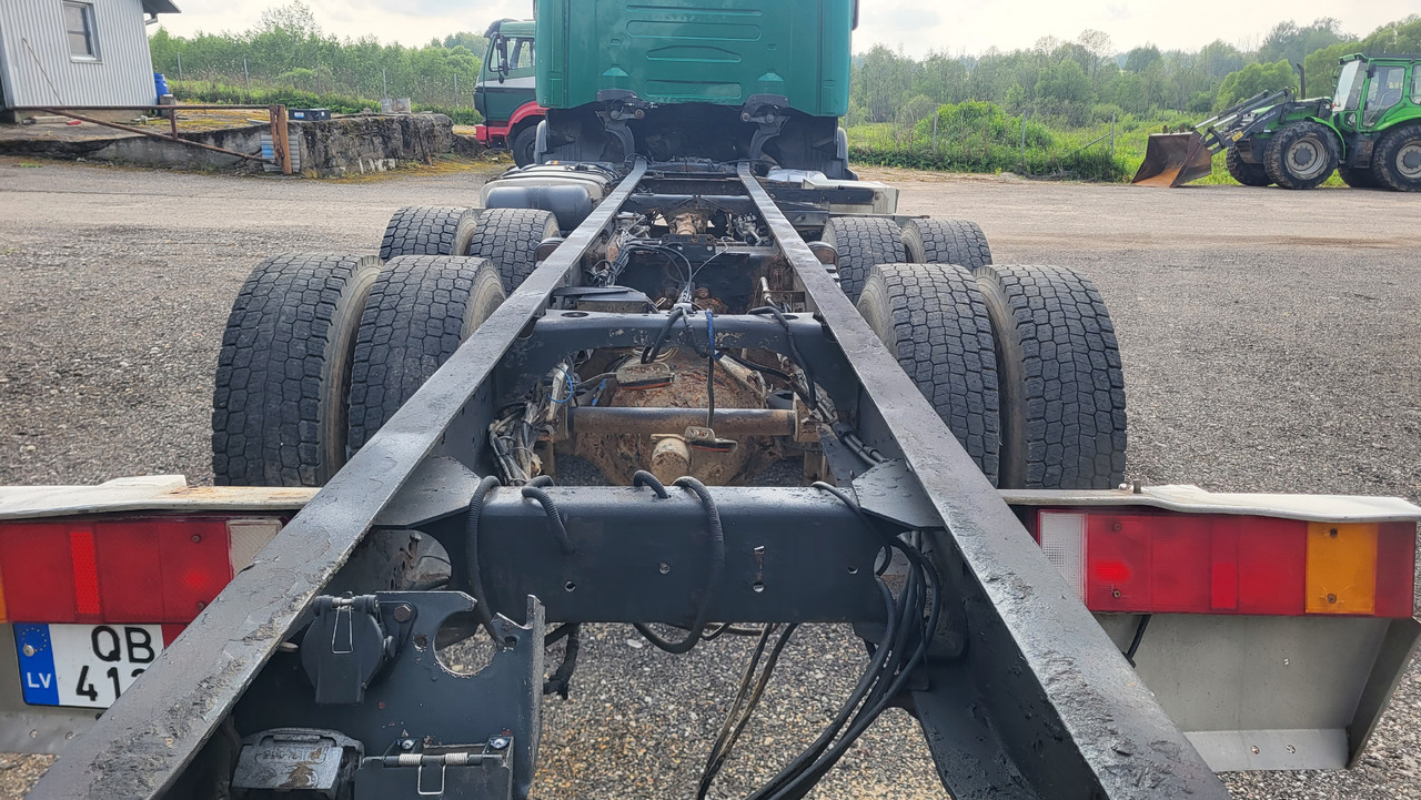 Φορτηγό σασί SCANIA R124 420 6X4: φωτογραφία 9