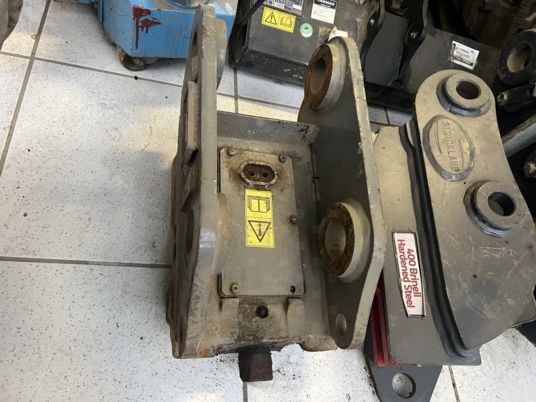 Attache rapide hydraulique Arden qa20 - qa21 - Ταχυσύνδεσμος: φωτογραφία 4 Attache rapide hydraulique Arden qa20 - qa21 - Ταχυσύνδεσμος: φωτογραφία 4