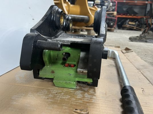 Attache rapide pour minipelle de 2T à 4T - Ταχυσύνδεσμος: φωτογραφία 5 Attache rapide pour minipelle de 2T à 4T - Ταχυσύνδεσμος: φωτογραφία 5