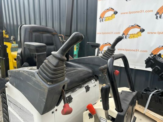 Bobcat E10 Joystick à 12500€ HT - Μίνι εκσκαφέας: φωτογραφία 3 Bobcat E10 Joystick à 12500€ HT - Μίνι εκσκαφέας: φωτογραφία 3