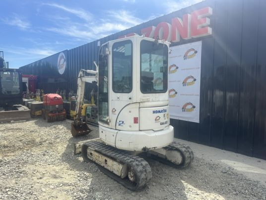Μίνι εκσκαφέας Komatsu PC26MR-3 cabine à 19500€ HT: φωτογραφία 6