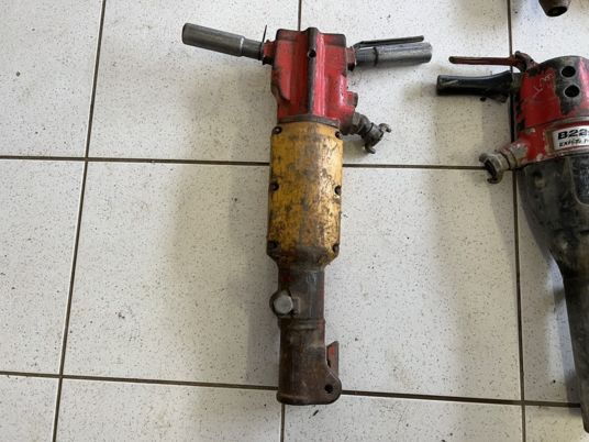 Marteau piqueur pneumatique Atlas copco - Εξοπλισμού κατασκευών: φωτογραφία 1 Marteau piqueur pneumatique Atlas copco - Εξοπλισμού κατασκευών: φωτογραφία 1