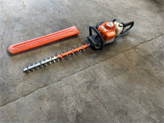 Taille haies thermique STIHL HS 82 R - Μηχανήματα κήπου: φωτογραφία 2 Taille haies thermique STIHL HS 82 R - Μηχανήματα κήπου: φωτογραφία 2