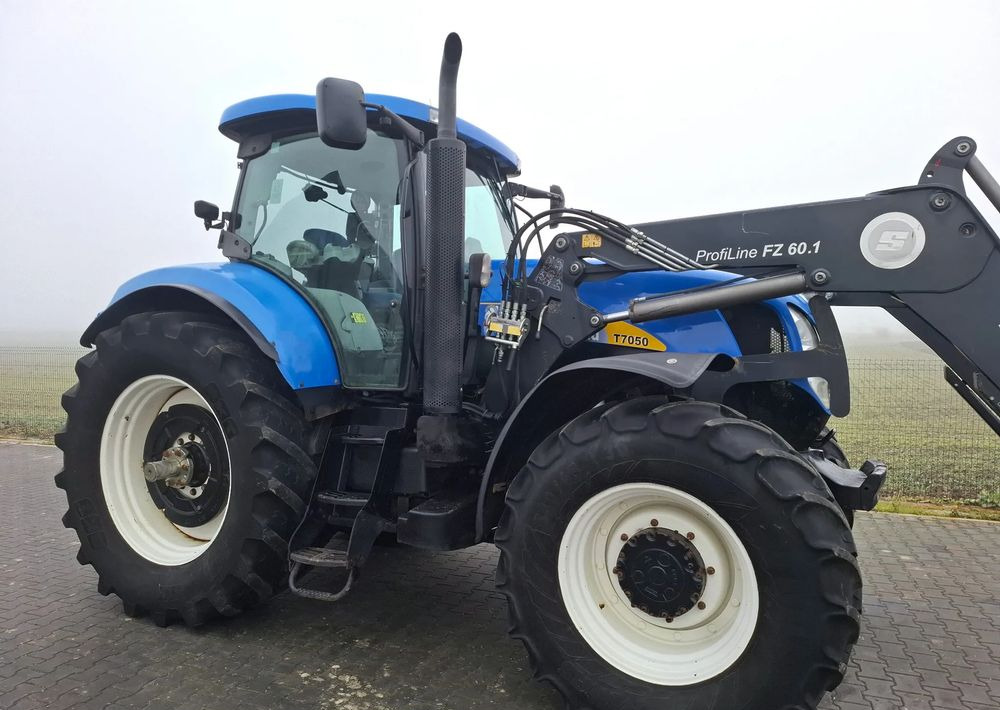 New Holland T7050 2011 Rok 9400 mtg, AutoCommand, Ładowacz czołowy Stoll, Nie Malowany, Stan Idelany - Τρακτέρ: φωτογραφία 4 New Holland T7050 2011 Rok 9400 mtg, AutoCommand, Ładowacz czołowy Stoll, Nie Malowany, Stan Idelany - Τρακτέρ: φωτογραφία 4