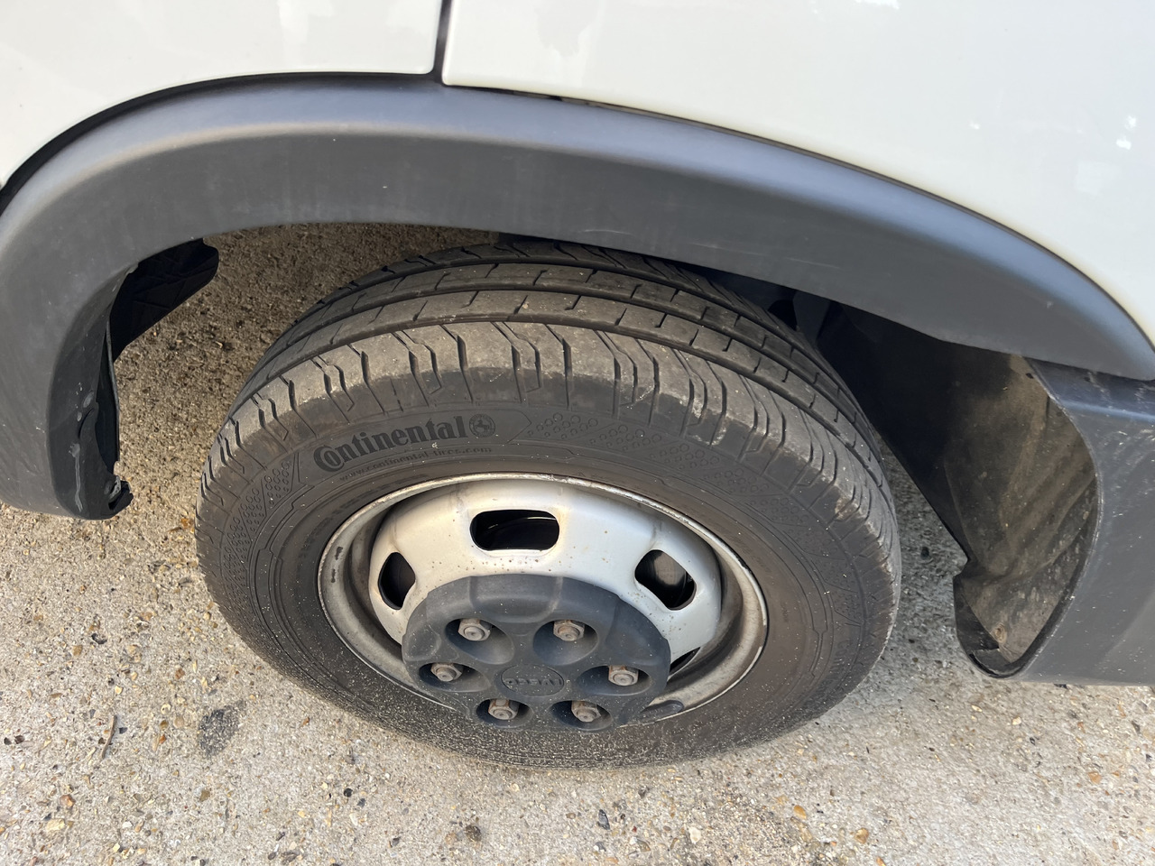 Iveco Daily 35-180 plateau dépannage dépanneuse porte voiture - Μικρό φορτηγό με καρότσα: φωτογραφία 3 Iveco Daily 35-180 plateau dépannage dépanneuse porte voiture - Μικρό φορτηγό με καρότσα: φωτογραφία 3