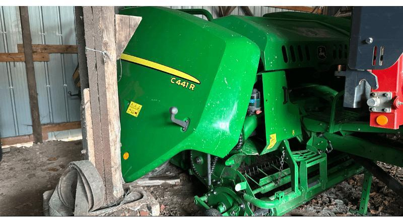 JOHN DEERE C441R - Χορτοδετική μηχανή στρόγγυλης μπάλας: φωτογραφία 3 JOHN DEERE C441R - Χορτοδετική μηχανή στρόγγυλης μπάλας: φωτογραφία 3