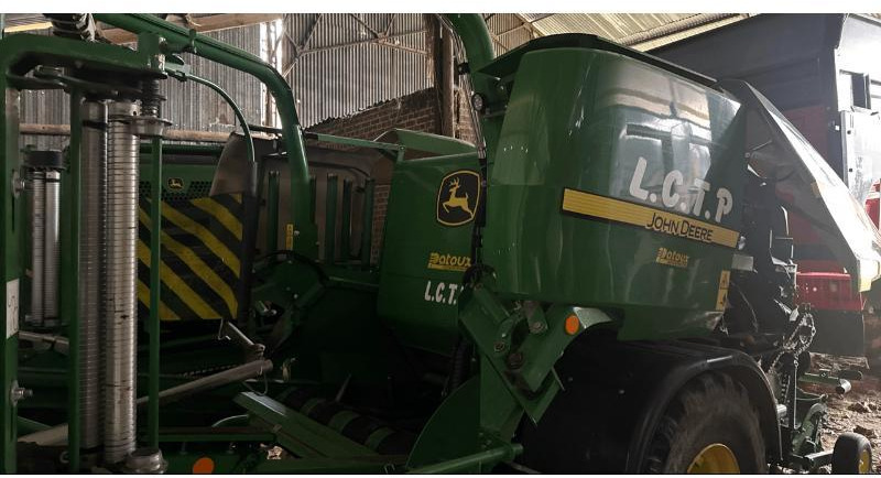 JOHN DEERE C441R - Χορτοδετική μηχανή στρόγγυλης μπάλας: φωτογραφία 2 JOHN DEERE C441R - Χορτοδετική μηχανή στρόγγυλης μπάλας: φωτογραφία 2