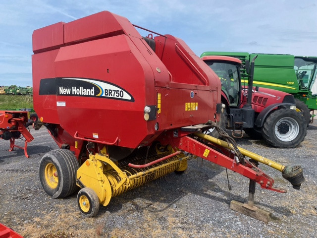 NEW-HOLLAND BR750 - Χορτοδετική μηχανή στρόγγυλης μπάλας: φωτογραφία 3 NEW-HOLLAND BR750 - Χορτοδετική μηχανή στρόγγυλης μπάλας: φωτογραφία 3