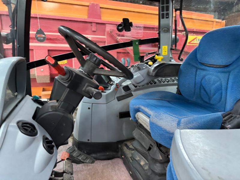 Τρακτέρ NEW-HOLLAND T6030: φωτογραφία 7 Τρακτέρ NEW-HOLLAND T6030: φωτογραφία 7