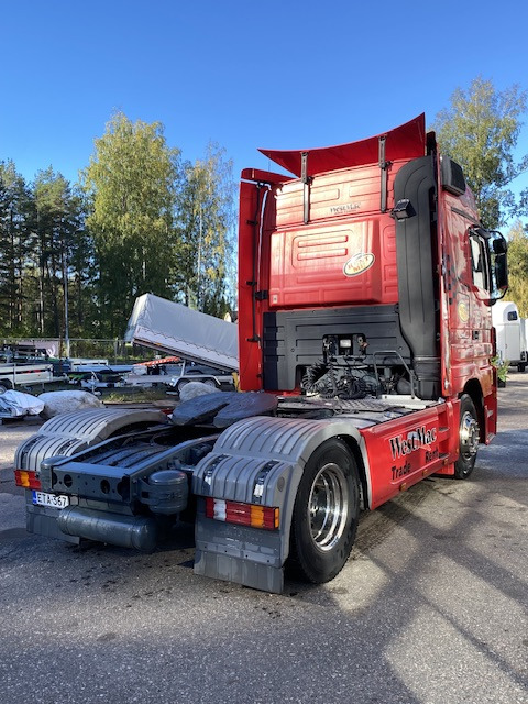 Mercedes-Benz 1832 Mega Space Cabin CLEAN - Τράκτορας: φωτογραφία 4 Mercedes-Benz 1832 Mega Space Cabin CLEAN - Τράκτορας: φωτογραφία 4