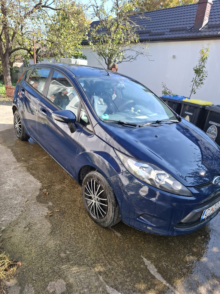 Ford Fiesta - Λιμουζίνα/ Sedan: φωτογραφία 1 Ford Fiesta - Λιμουζίνα/ Sedan: φωτογραφία 1