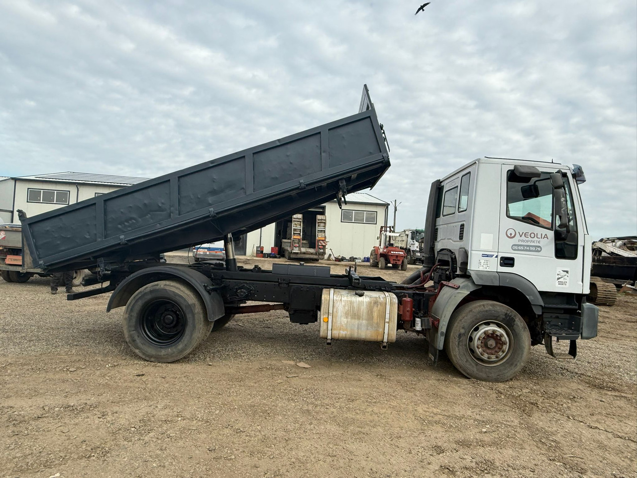 IVECO EUROTRAKKER TIPPER - Φορτηγό ανατρεπόμενο: φωτογραφία 2 IVECO EUROTRAKKER TIPPER - Φορτηγό ανατρεπόμενο: φωτογραφία 2