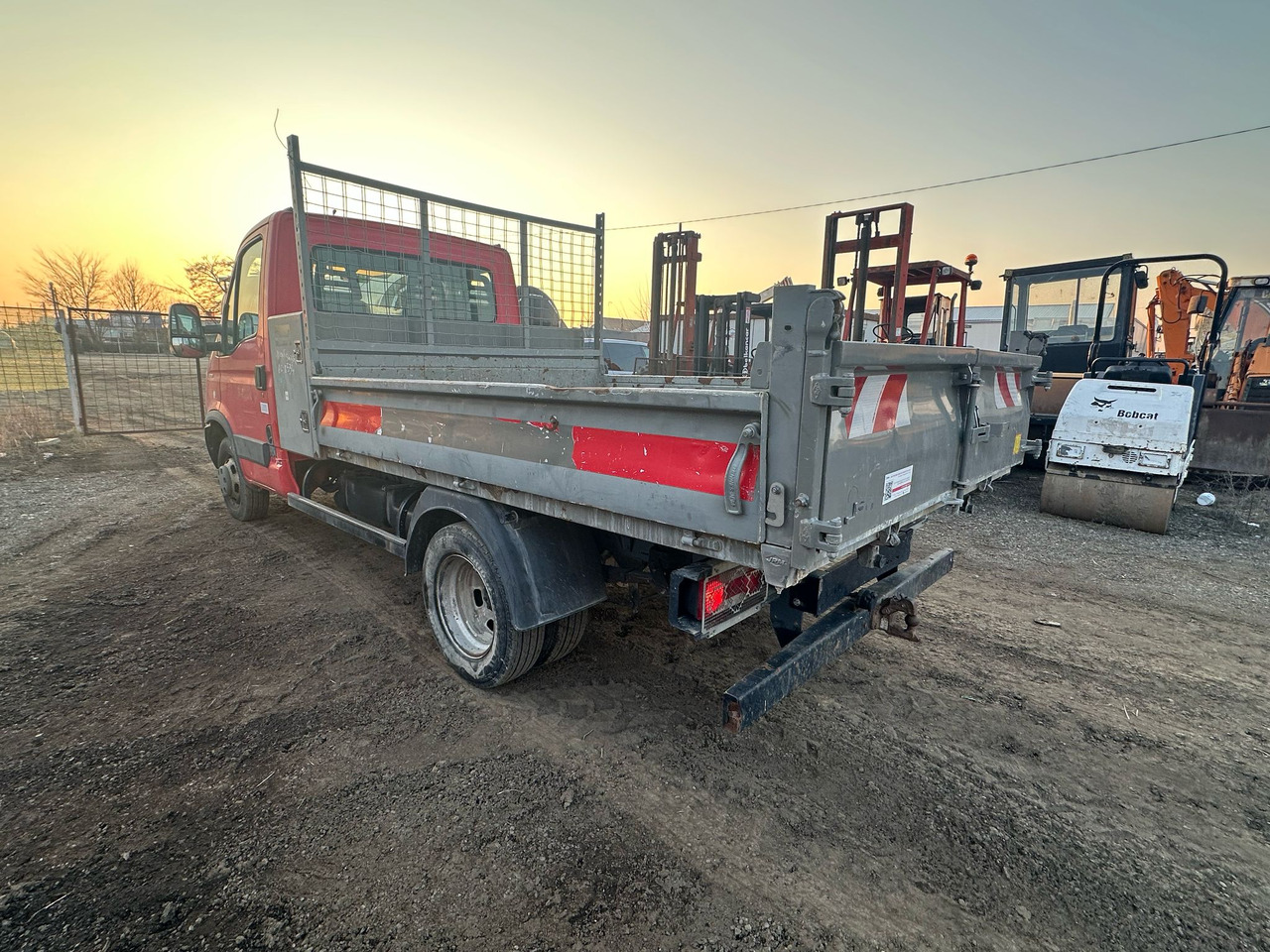 Iveco Daily Van - Όχημα με ανατρεπομενη καροτσα: φωτογραφία 3 Iveco Daily Van - Όχημα με ανατρεπομενη καροτσα: φωτογραφία 3