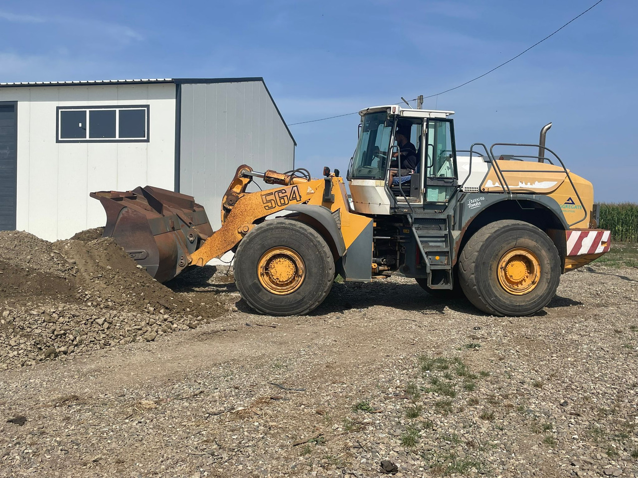 LIEBHERR 564 FRONT LOADER - Ελαστιχοφόρος φορτωτής: φωτογραφία 1 LIEBHERR 564 FRONT LOADER - Ελαστιχοφόρος φορτωτής: φωτογραφία 1