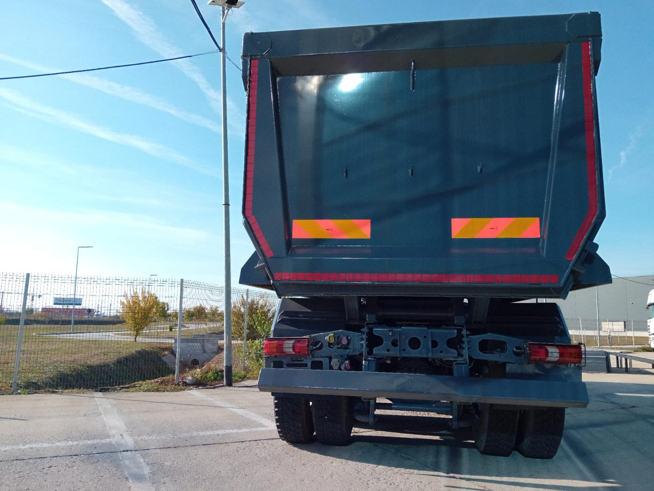 Mercedes-Benz Arocs 42.40 8×4 Basculanta/Tipper/Kipper Heavy Duty, TOP !!! - Φορτηγό ανατρεπόμενο: φωτογραφία 5 Mercedes-Benz Arocs 42.40 8×4 Basculanta/Tipper/Kipper Heavy Duty, TOP !!! - Φορτηγό ανατρεπόμενο: φωτογραφία 5