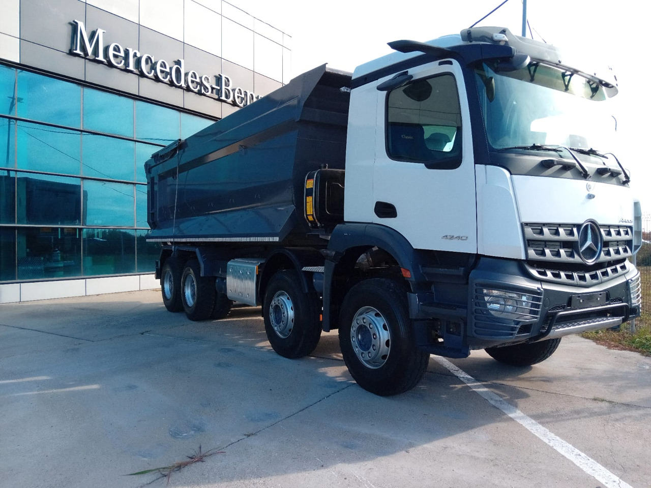 Mercedes-Benz Arocs 42.40 8×4 Basculanta/Tipper/Kipper Heavy Duty, TOP !!! - Φορτηγό ανατρεπόμενο: φωτογραφία 2 Mercedes-Benz Arocs 42.40 8×4 Basculanta/Tipper/Kipper Heavy Duty, TOP !!! - Φορτηγό ανατρεπόμενο: φωτογραφία 2