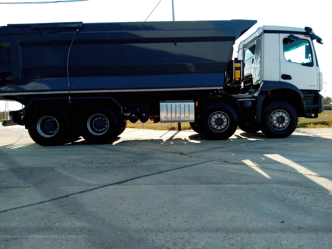 Mercedes-Benz Arocs 42.40 8×4 Basculanta/Tipper/Kipper Heavy Duty, TOP !!! - Φορτηγό ανατρεπόμενο: φωτογραφία 3 Mercedes-Benz Arocs 42.40 8×4 Basculanta/Tipper/Kipper Heavy Duty, TOP !!! - Φορτηγό ανατρεπόμενο: φωτογραφία 3