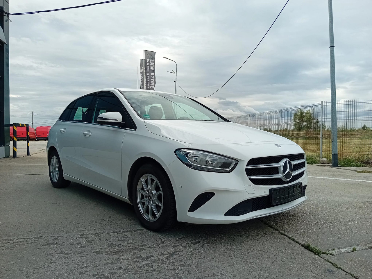 Mercedes-Benz B 180d, TOP !!! - Λιμουζίνα/ Sedan: φωτογραφία 4 Mercedes-Benz B 180d, TOP !!! - Λιμουζίνα/ Sedan: φωτογραφία 4