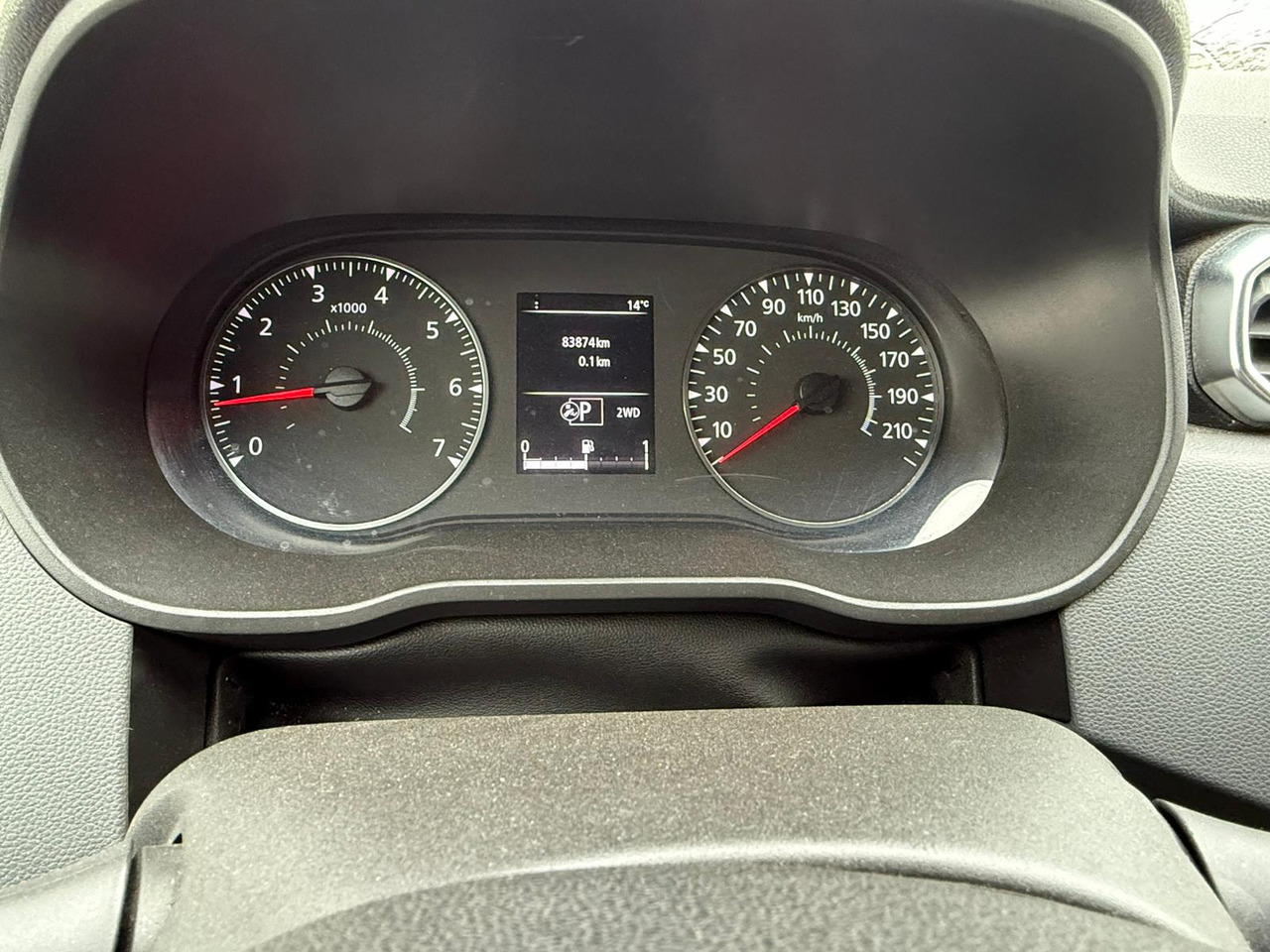 SUV RENAULT DUSTER 4X4: φωτογραφία 8