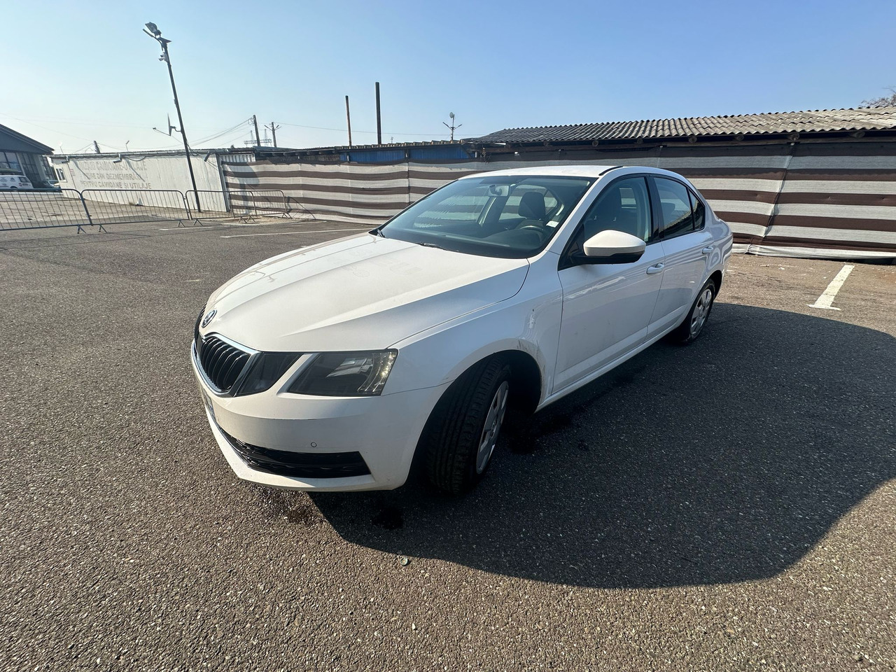 SKODA OCTAVIA - Λιμουζίνα/ Sedan: φωτογραφία 2 SKODA OCTAVIA - Λιμουζίνα/ Sedan: φωτογραφία 2