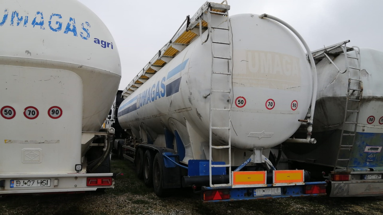 SPITZER Tank/Silo 57,000 l 4 Compartments for Powders/Feed/Water//Liquid Fertilizer/etc. - Σιλοφόρο: φωτογραφία 4 SPITZER Tank/Silo 57,000 l 4 Compartments for Powders/Feed/Water//Liquid Fertilizer/etc. - Σιλοφόρο: φωτογραφία 4
