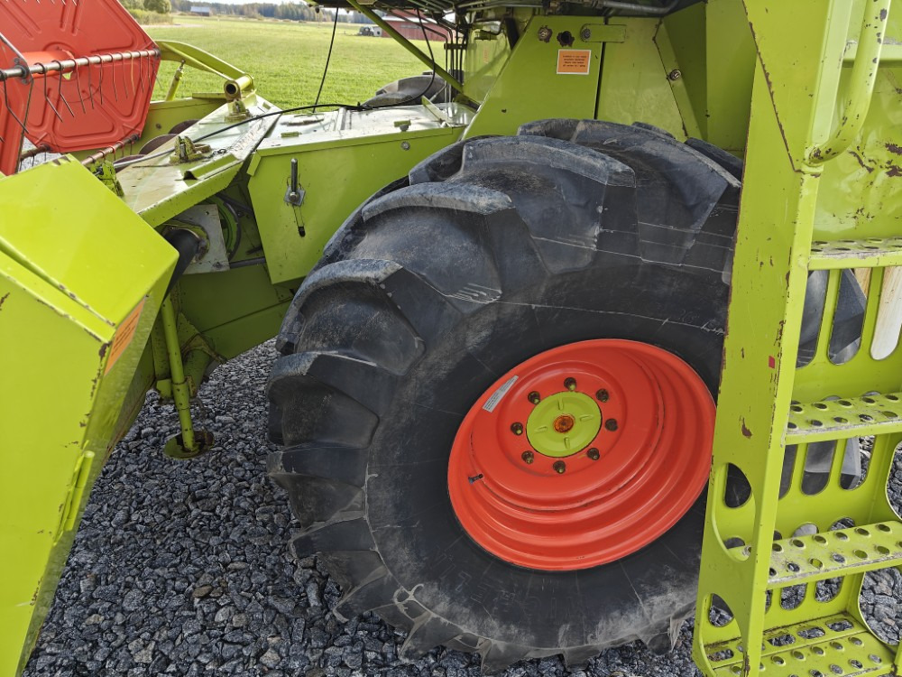 Claas Dominator 58S, 6-sylinterinen Hydraulinen torvi, ruumenlevitin, katso video! - Θεριζοαλωνιστική μηχανή: φωτογραφία 5 Claas Dominator 58S, 6-sylinterinen Hydraulinen torvi, ruumenlevitin, katso video! - Θεριζοαλωνιστική μηχανή: φωτογραφία 5