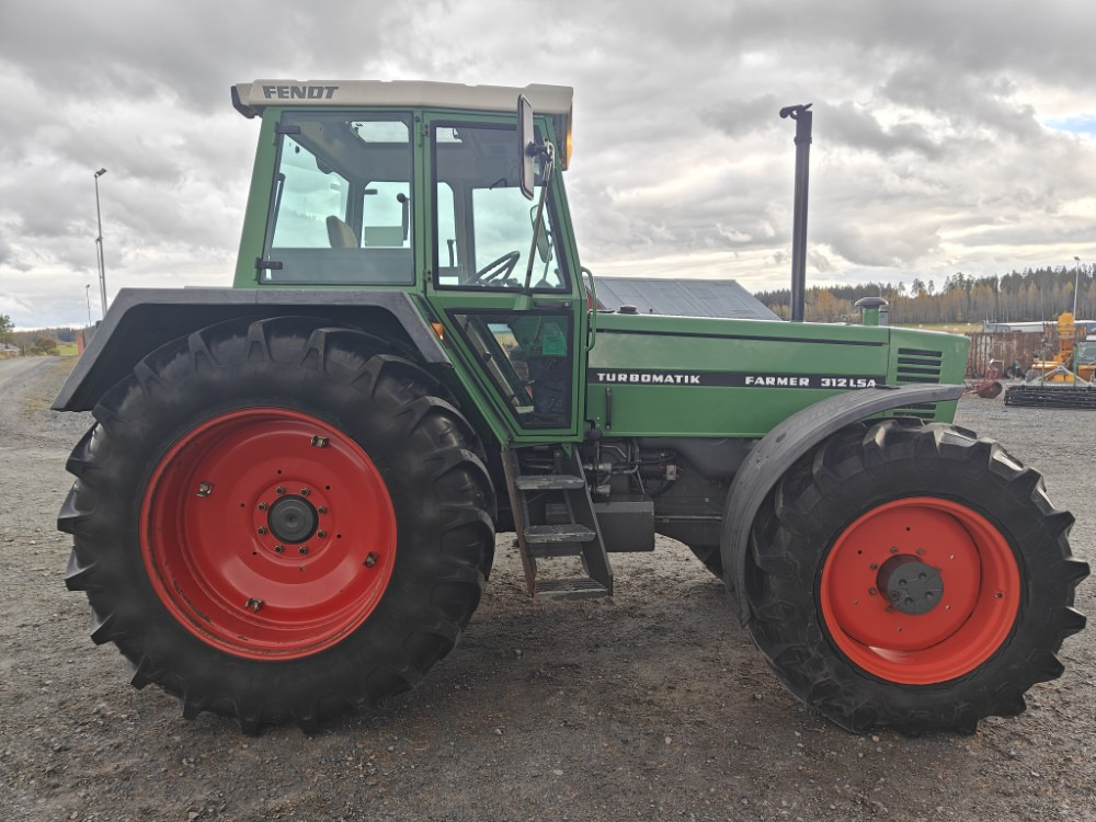 FENDT Farmer 312LSA Turbomatik - Τρακτέρ: φωτογραφία 4 FENDT Farmer 312LSA Turbomatik - Τρακτέρ: φωτογραφία 4